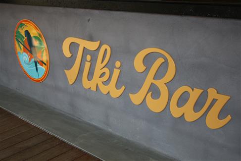 Tiki bar Redon