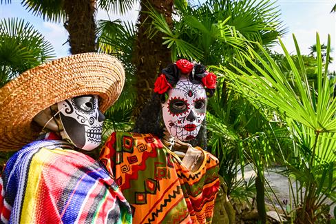 Squelettes de la fête des mort Mexique au Tropical Parc